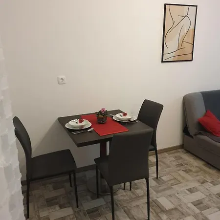 Leon Apartment *