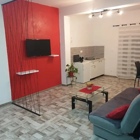Leon Apartment *